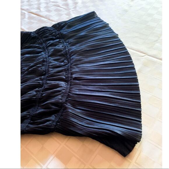 Anthropologie Black Pleated Halter Top NEW - Picture 3 of 7
